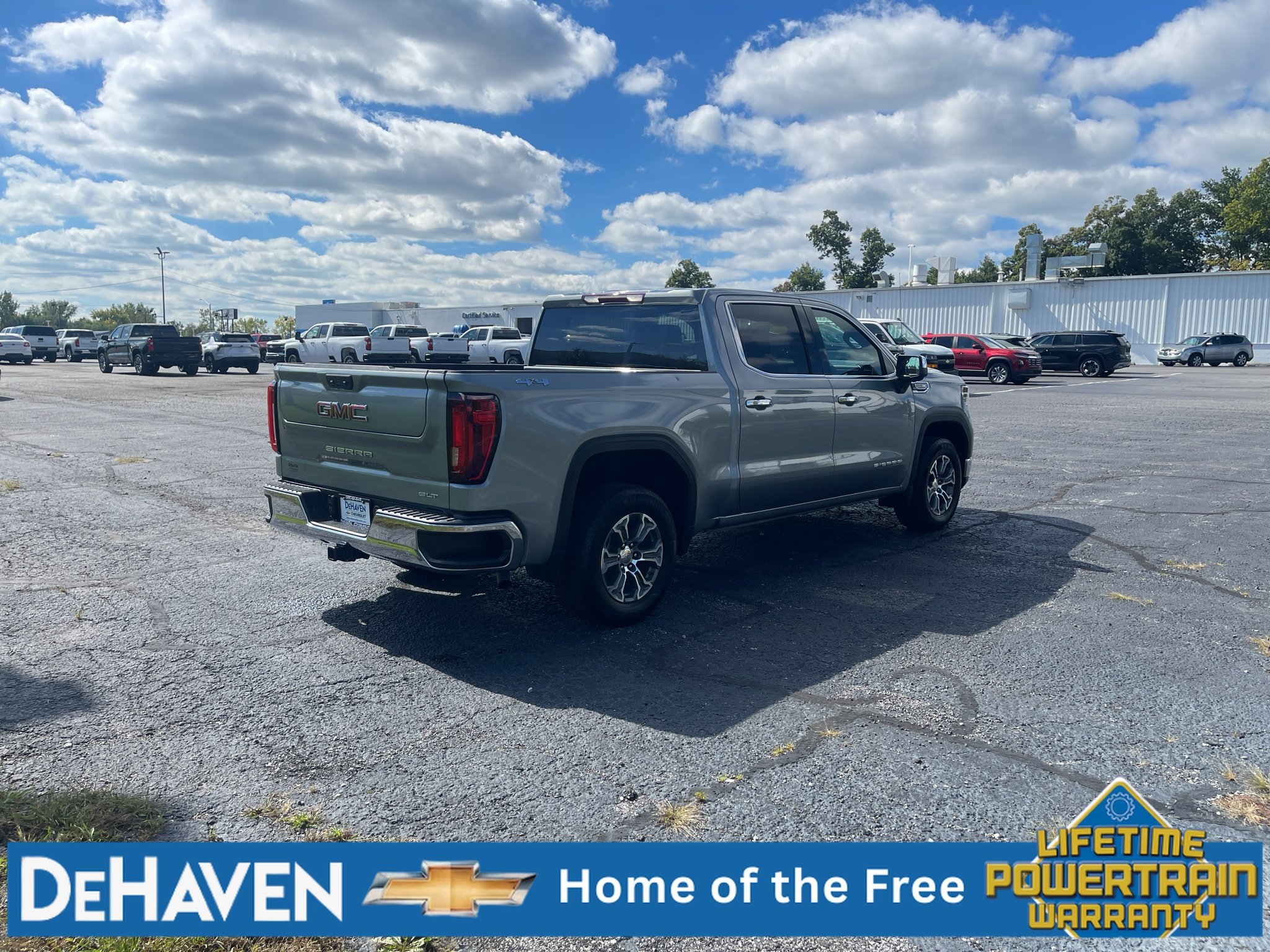Used 2025 GMC Sierra 1500 SLT AWD/4WD image 5