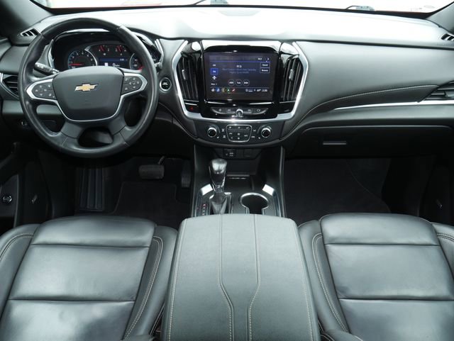 Used 2022 Chevrolet Traverse LT w/ LT Premium Package image 7