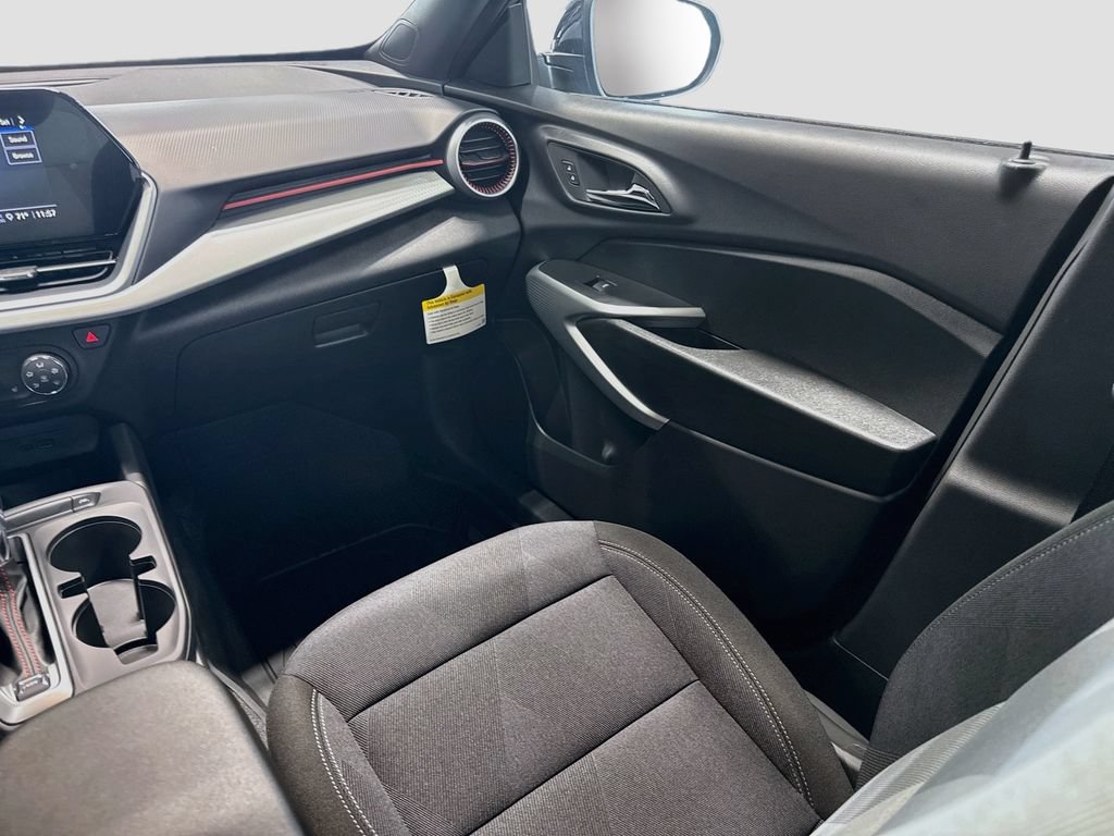 New 2026 Chevrolet Trax RS w/ Sunroof Package FWD image 23