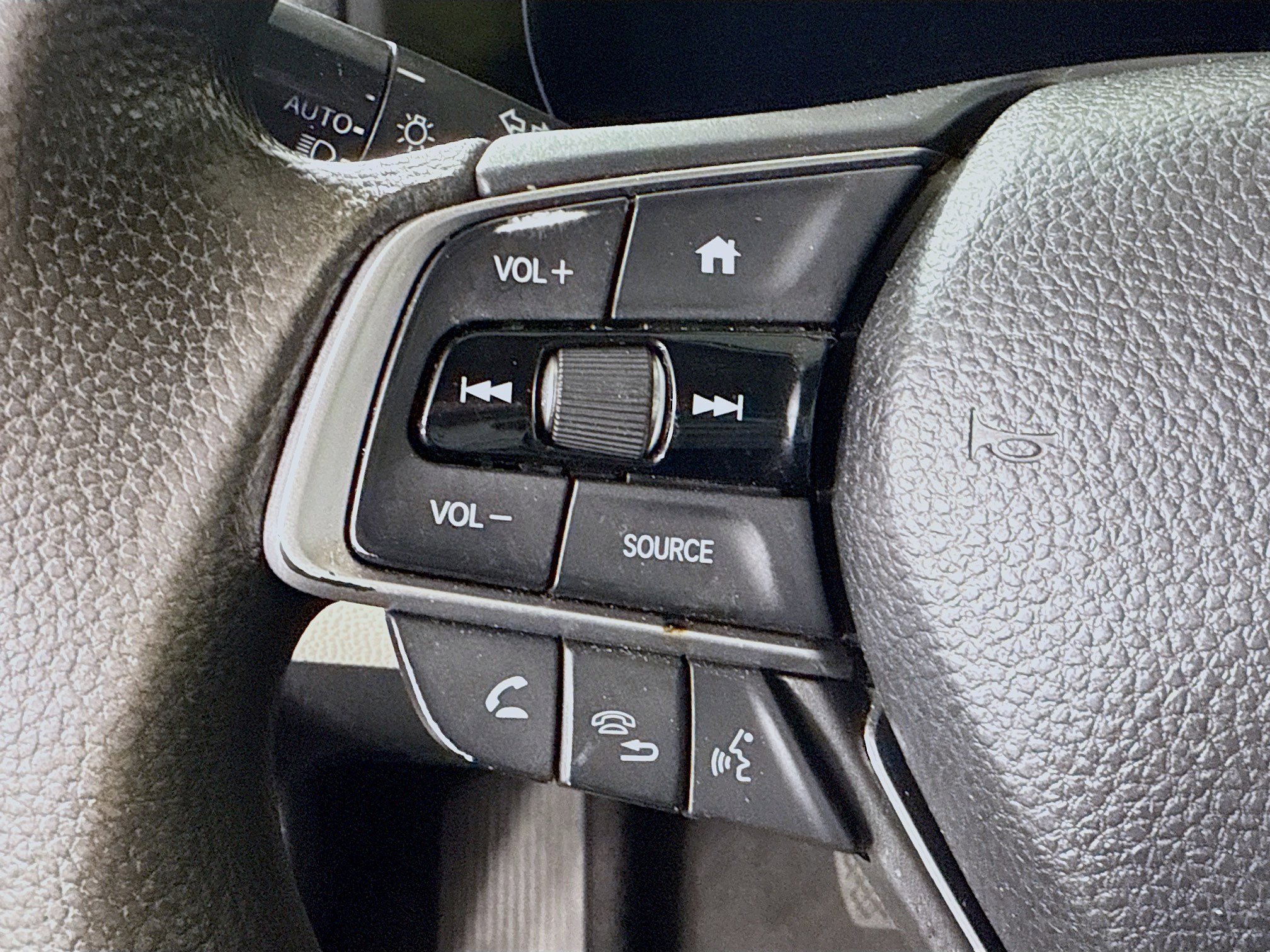 Used 2018 Honda Accord LX image 14