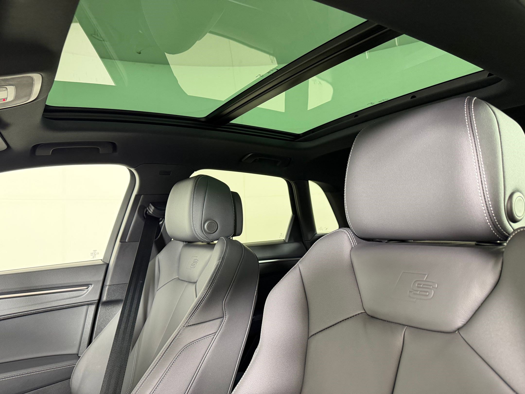 Certified 2025 Audi Q3 2.0T Premium w/ Convenience Package image 16