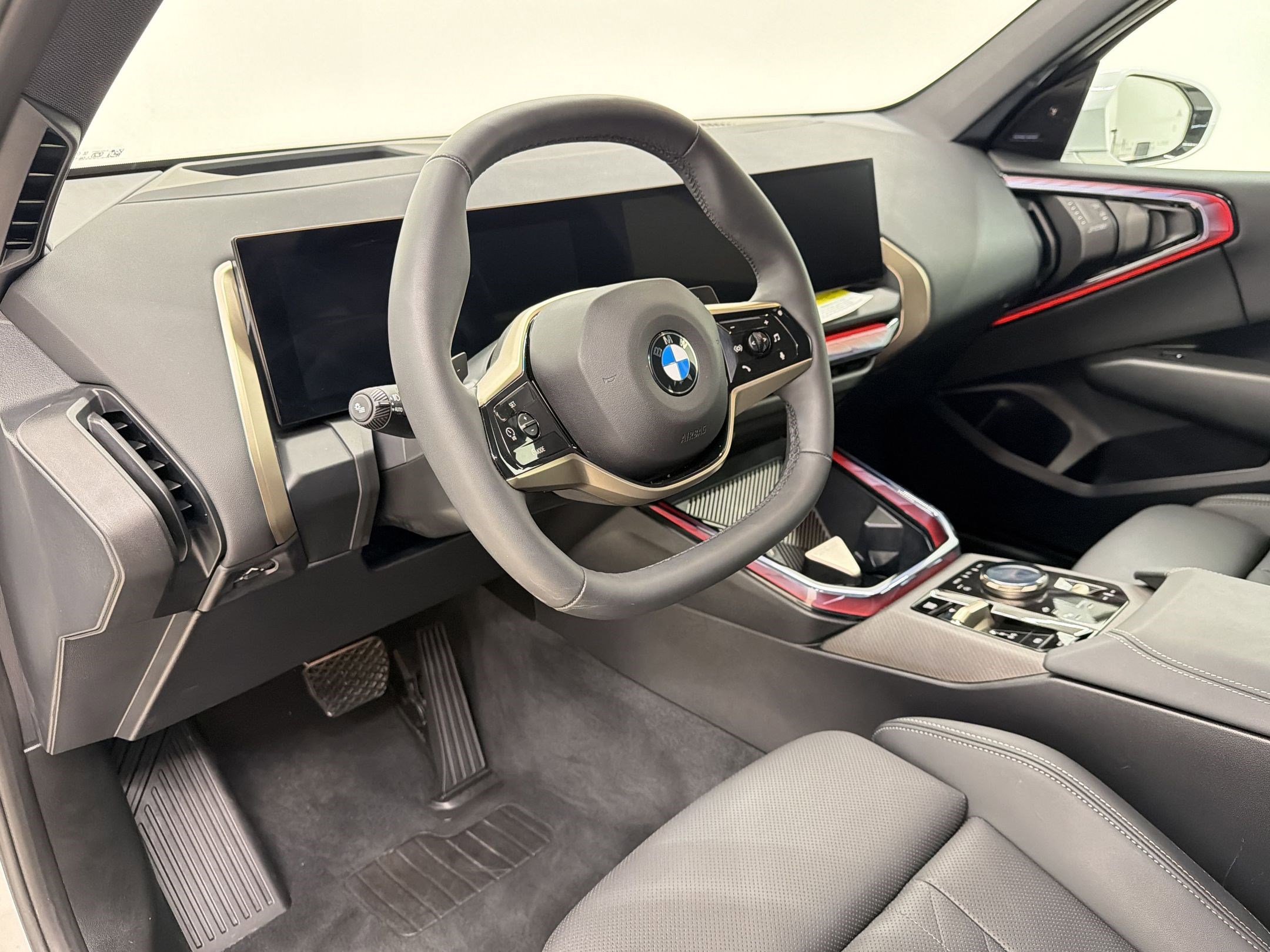 Used 2025 BMW X3 xDrive30i w/ Premium Package AWD/4WD image 4