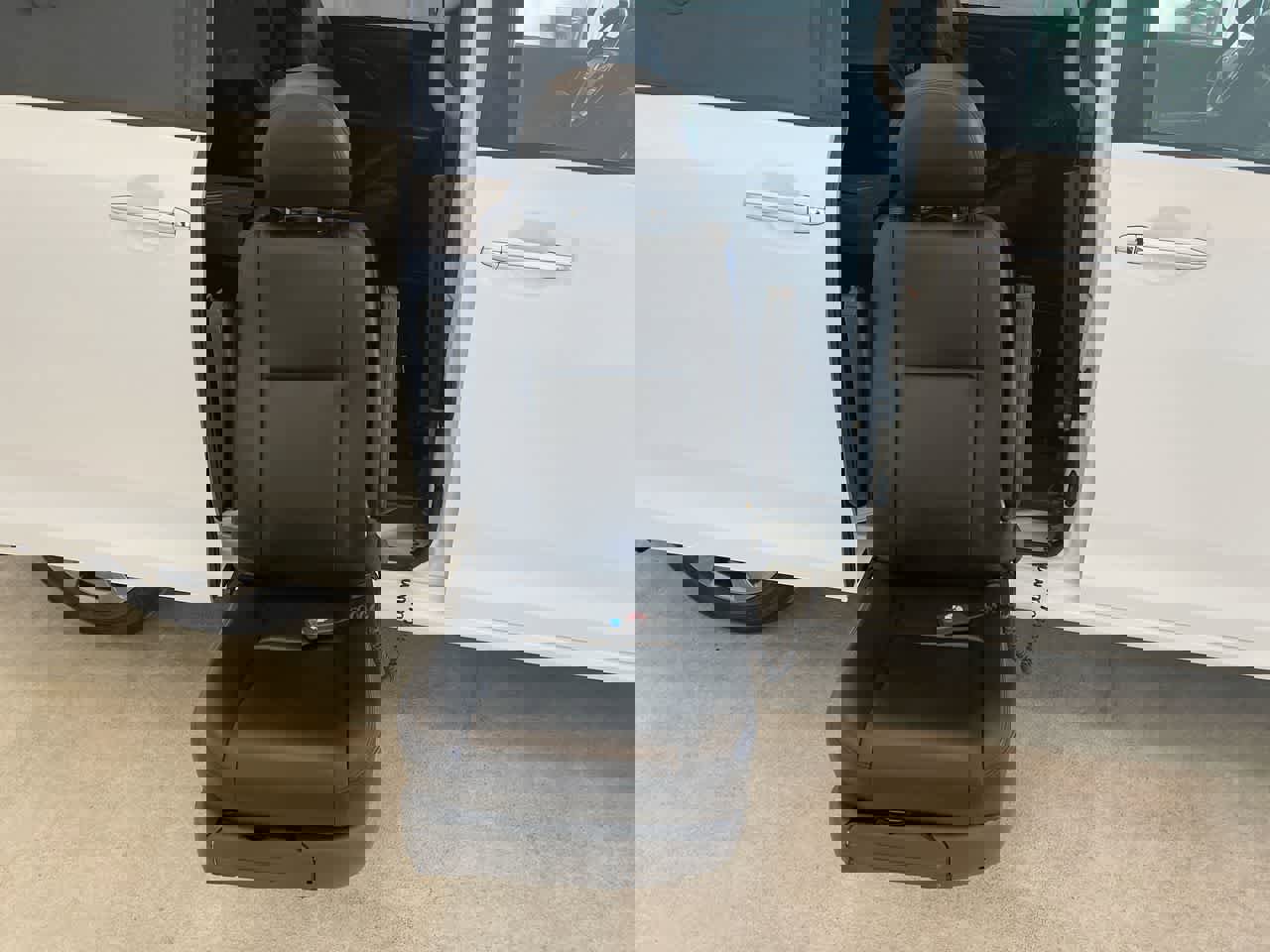 Used 2020 Toyota Sienna SE w/ SE Preferred Package image 29