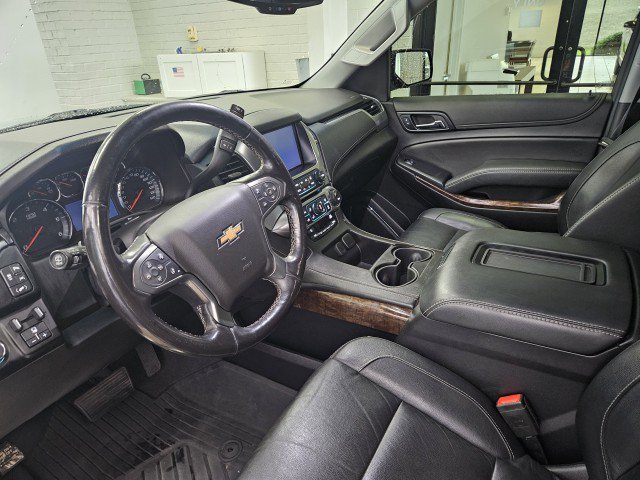 Used 2019 Chevrolet Suburban LT w/ LT Signature Package AWD/4WD image 8