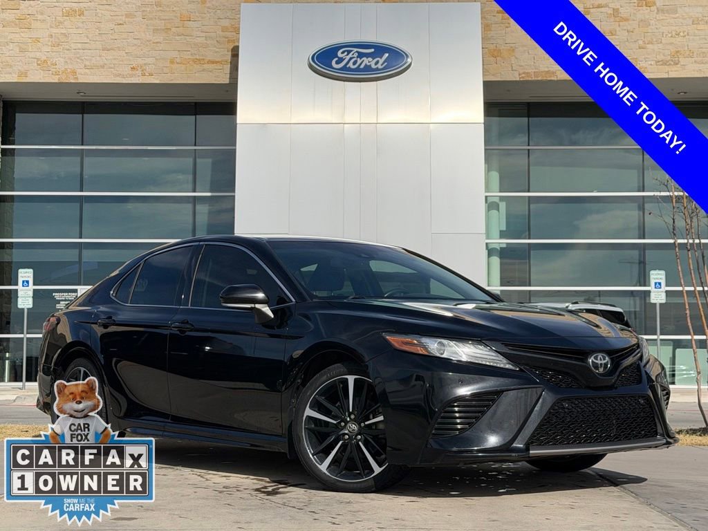 Used 2018 Toyota Camry XSE image 1