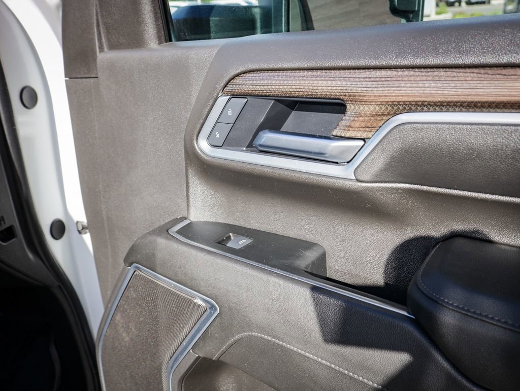 Used 2025 Chevrolet Silverado 3500 LT AWD/4WD image 26
