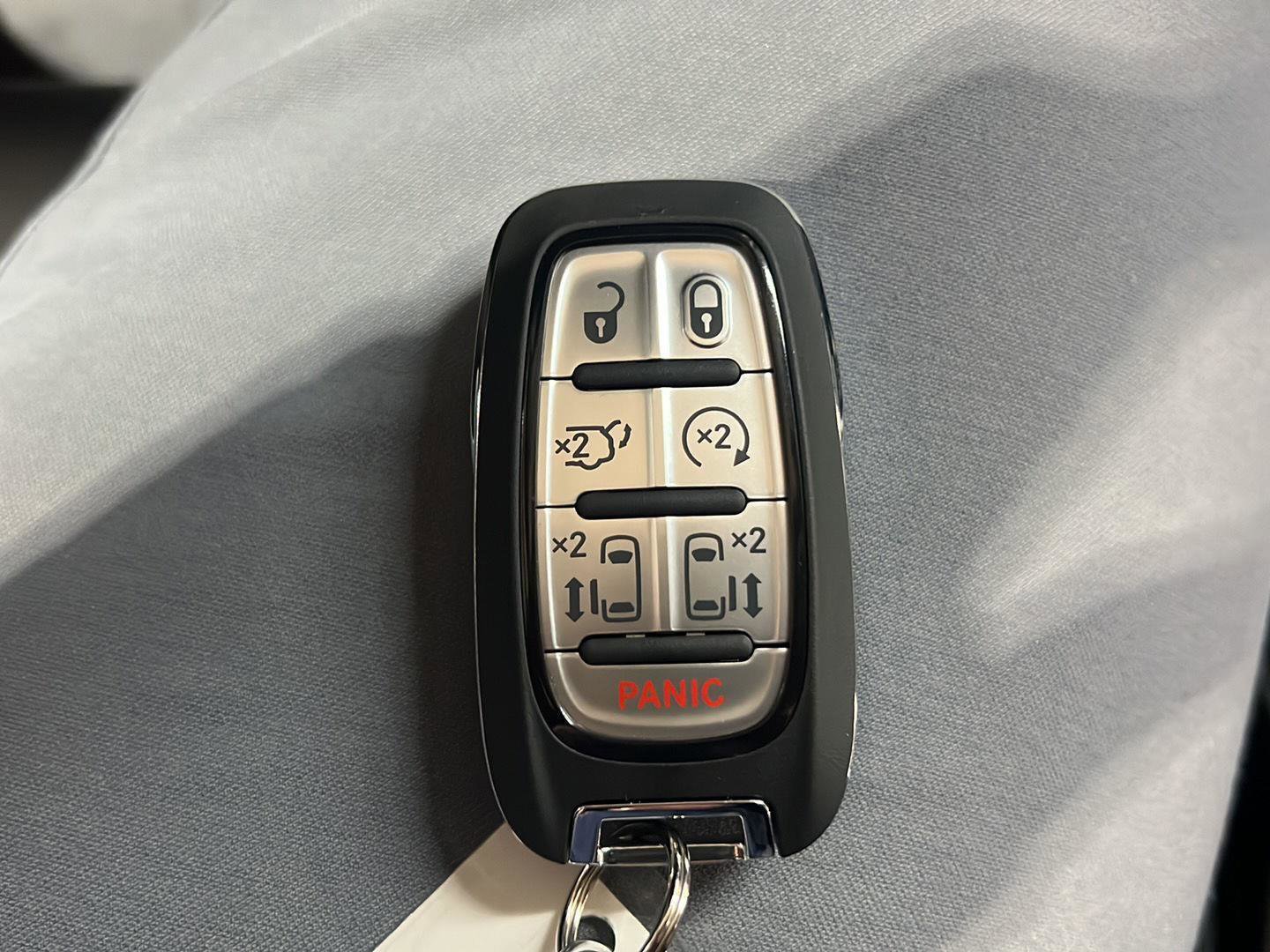 New 2026 Chrysler Pacifica Select image 28