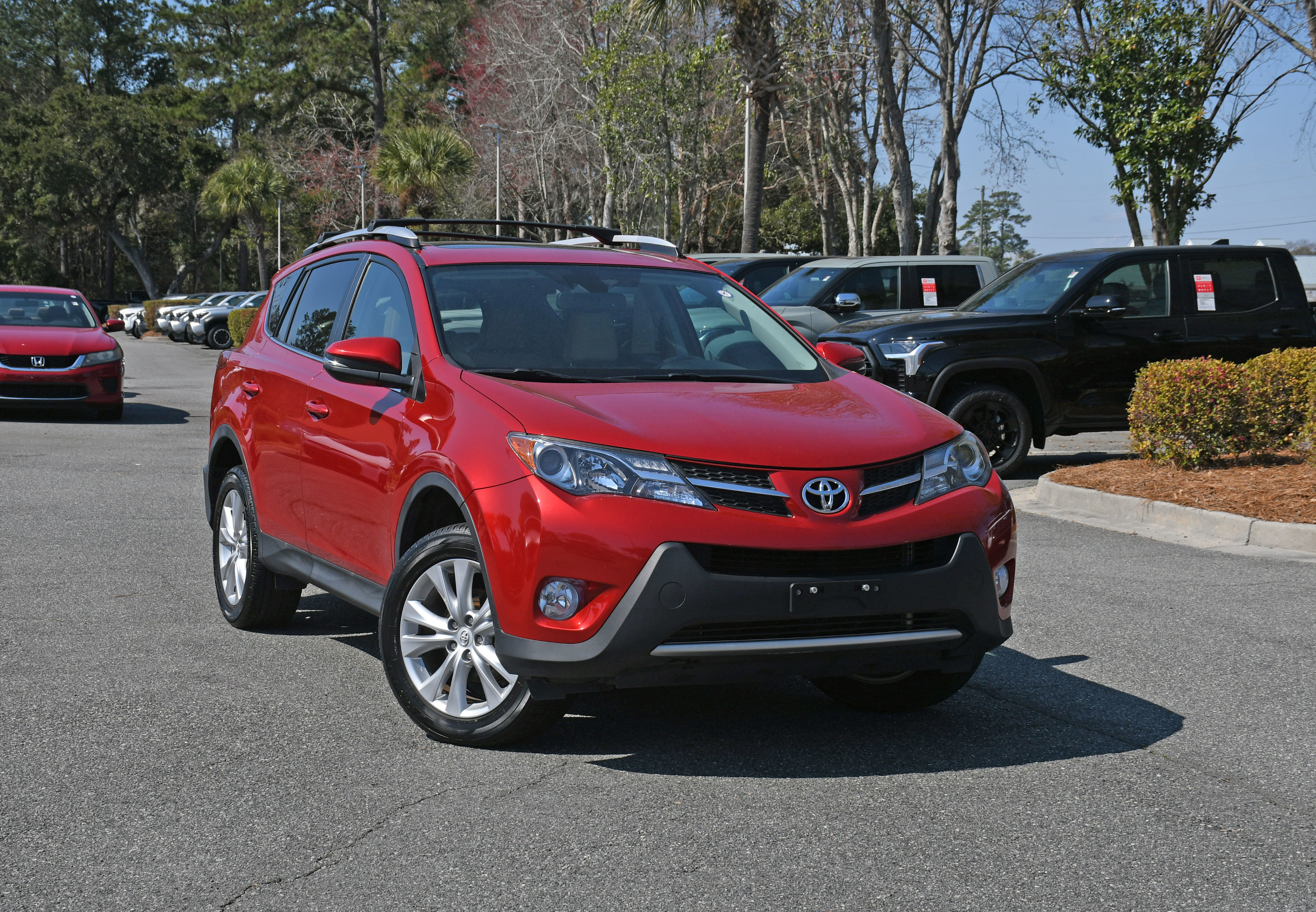 Used 2015 Toyota RAV4 Limited w/ Technology Package image 6