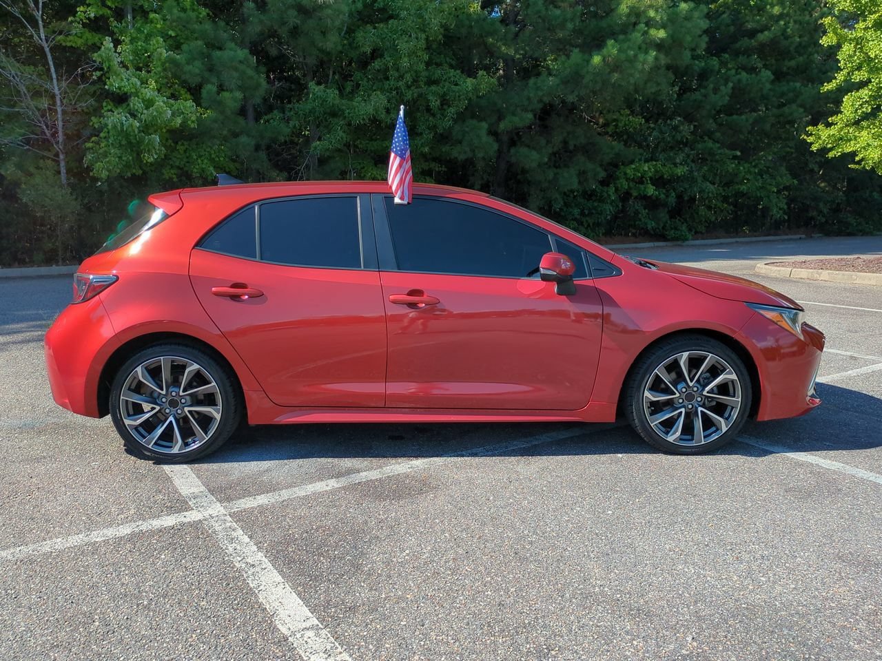 Used 2019 Toyota Corolla XSE FWD image 3