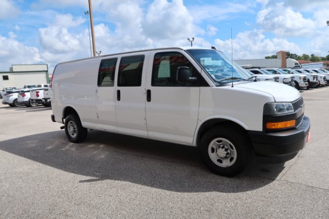 Used 2021 Chevrolet Express 2500 Extended RWD image 3