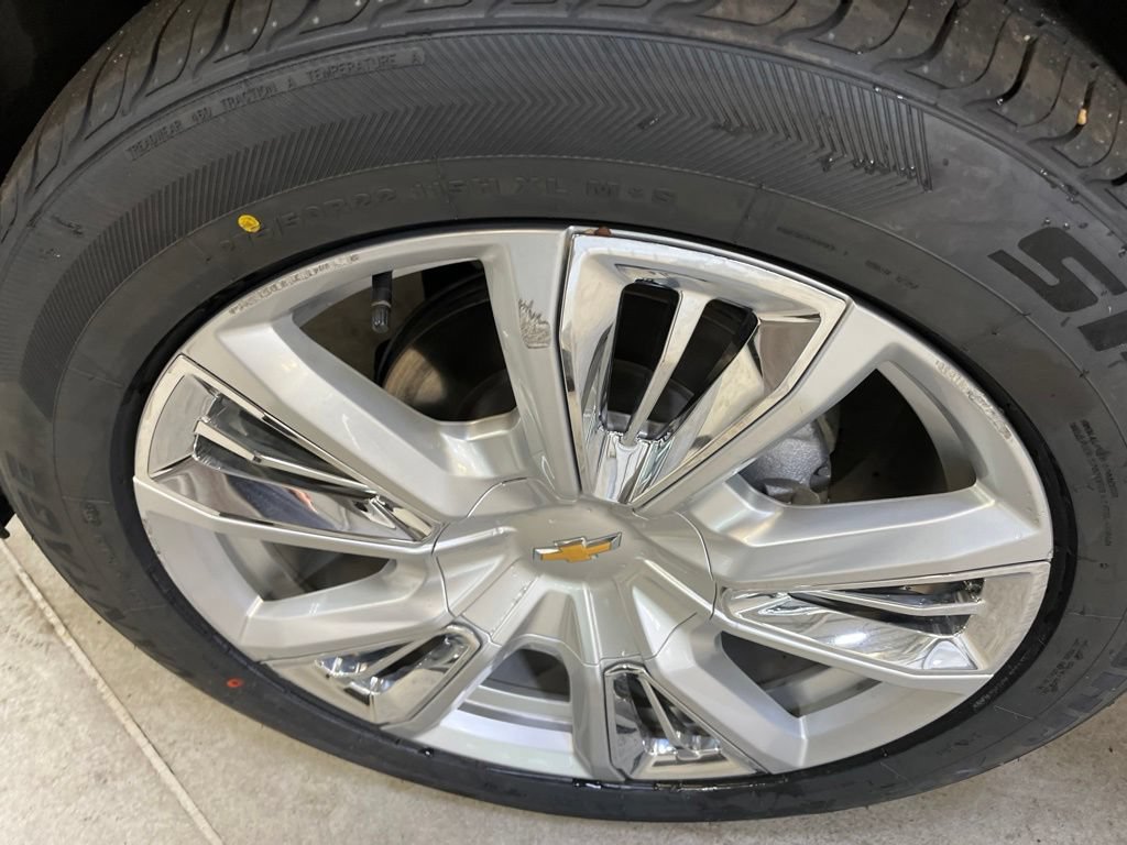 Used 2024 Chevrolet Suburban High Country w/ Max Trailering Package AWD/4WD image 10