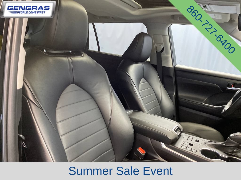 Used 2023 Toyota Highlander XLE AWD/4WD image 43