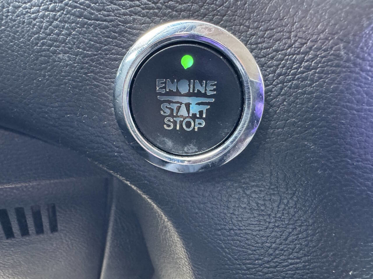 Used 2015 Ford Edge SEL w/ Equipment Group 201A image 28