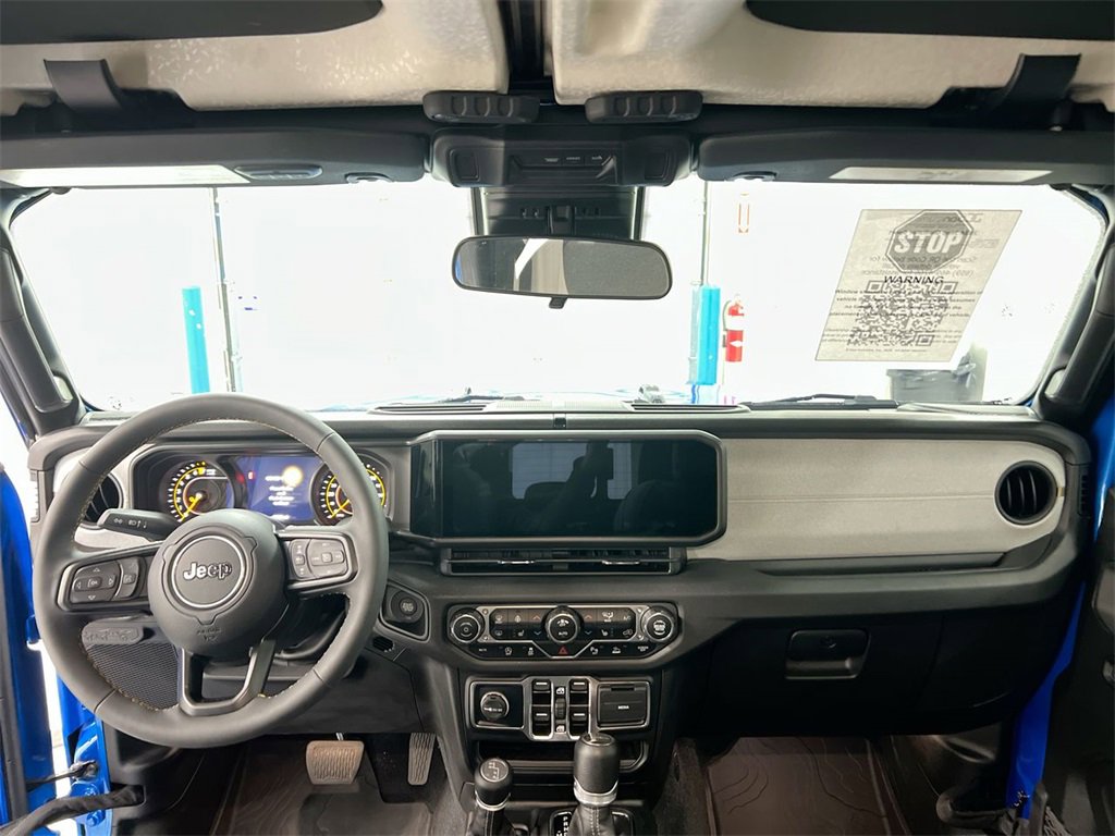 Used 2024 Jeep Gladiator Sport image 10