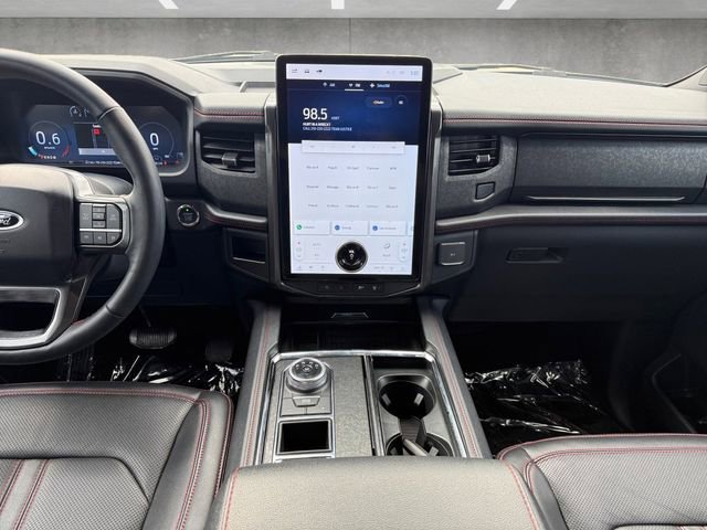 Used 2024 Ford Expedition Limited image 3