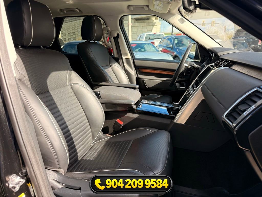 Used 2017 Land Rover Discovery HSE image 38