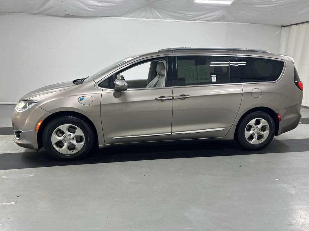 Used 2018 Chrysler Pacifica Limited FWD image 6