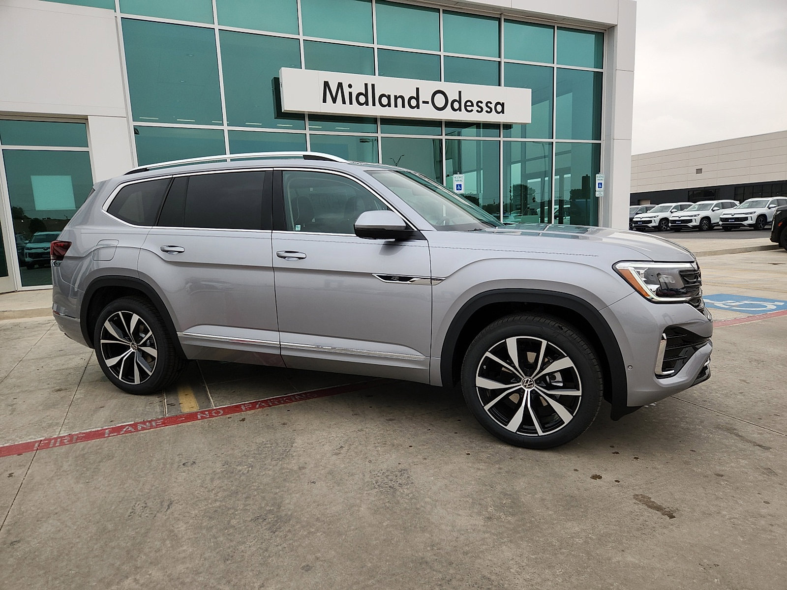 New 2026 Volkswagen Atlas SEL Premium R-Line image 8