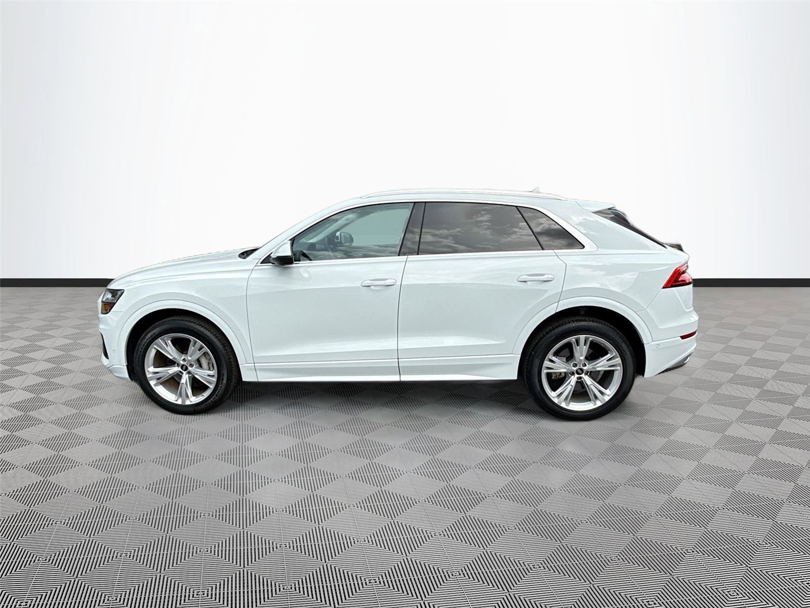 Certified 2023 Audi Q8 Premium Plus w/ Premium Plus Package image 4