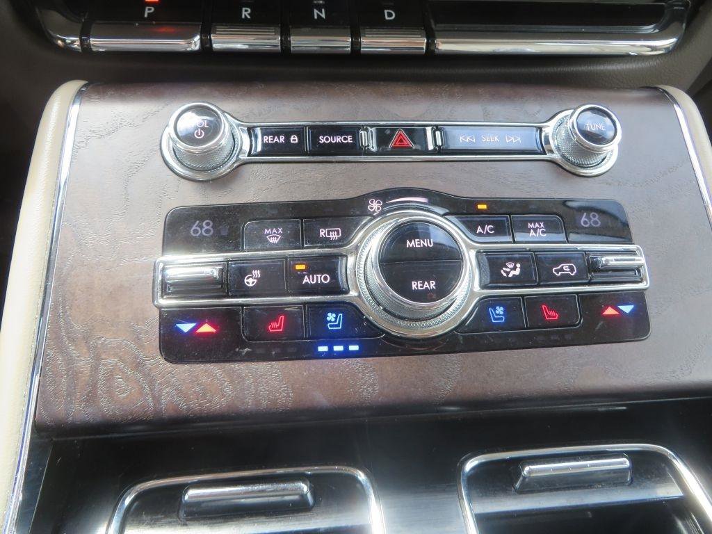 Used 2020 Lincoln Aviator Reserve w/ Equipment Group 202A image 21