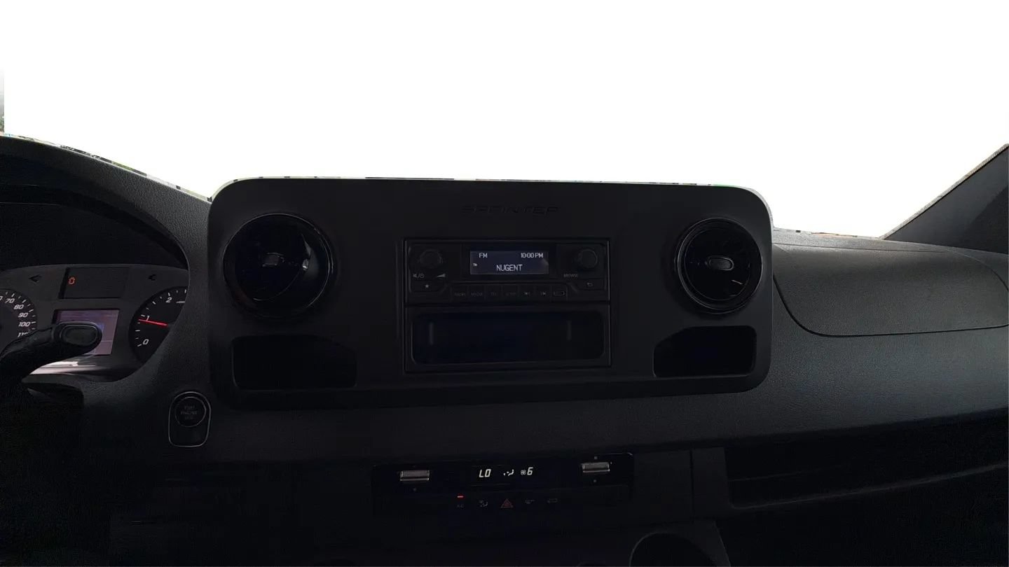 Used 2021 Mercedes-Benz Sprinter 2500 image 22