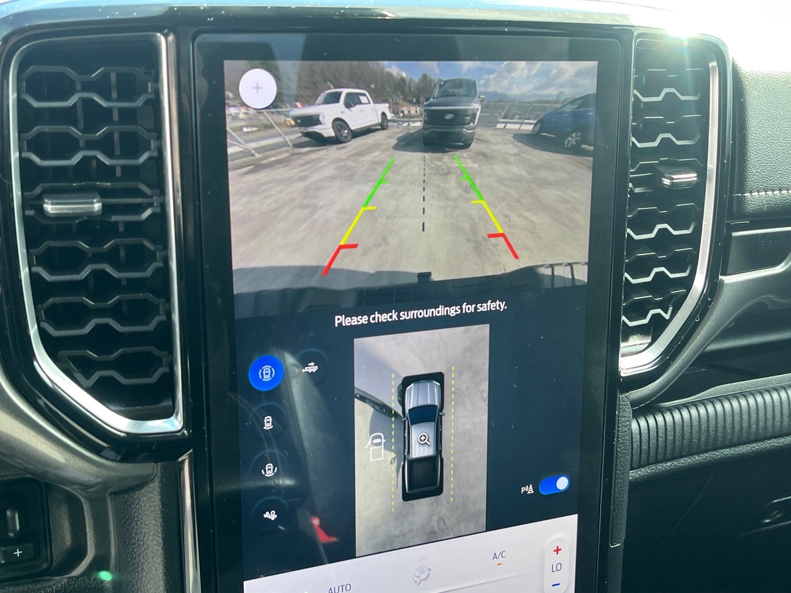 Certified 2024 Ford Ranger Lariat w/ FX4 Off-Road Package image 12