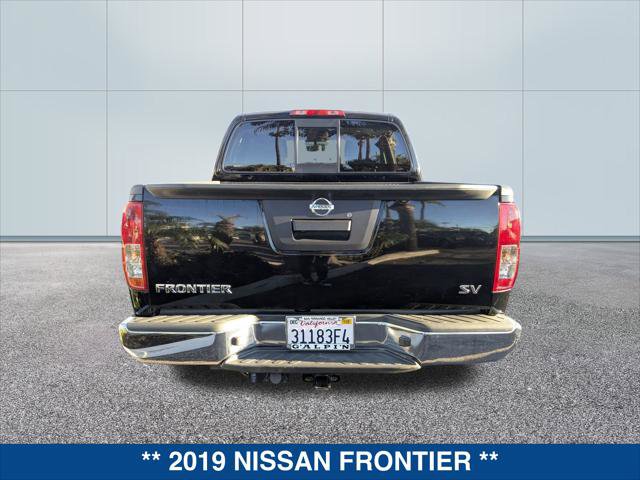 Used 2019 Nissan Frontier SV image 3