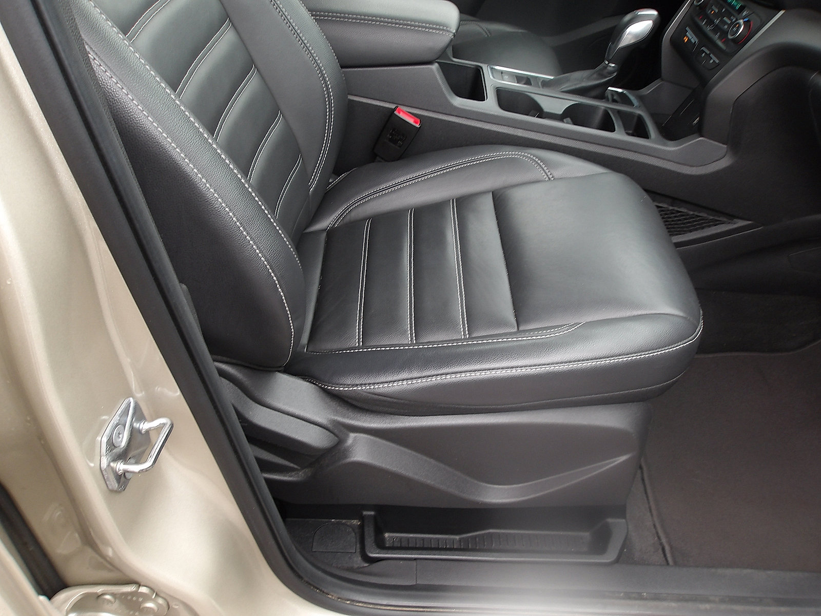 Used 2018 Ford Escape SEL FWD image 11