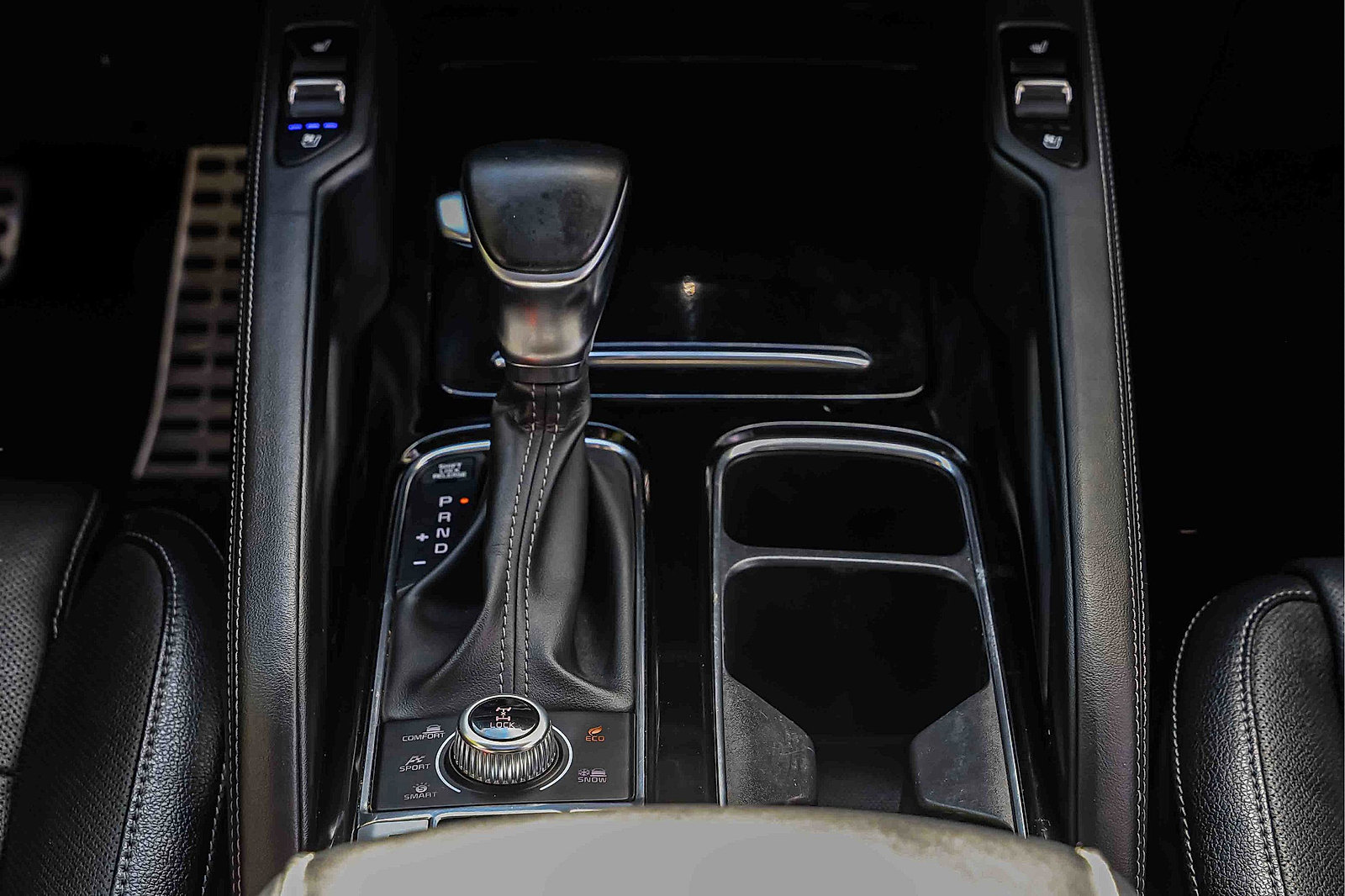 Certified 2022 Kia Telluride SX w/ Nightfall Edition Package AWD/4WD image 13