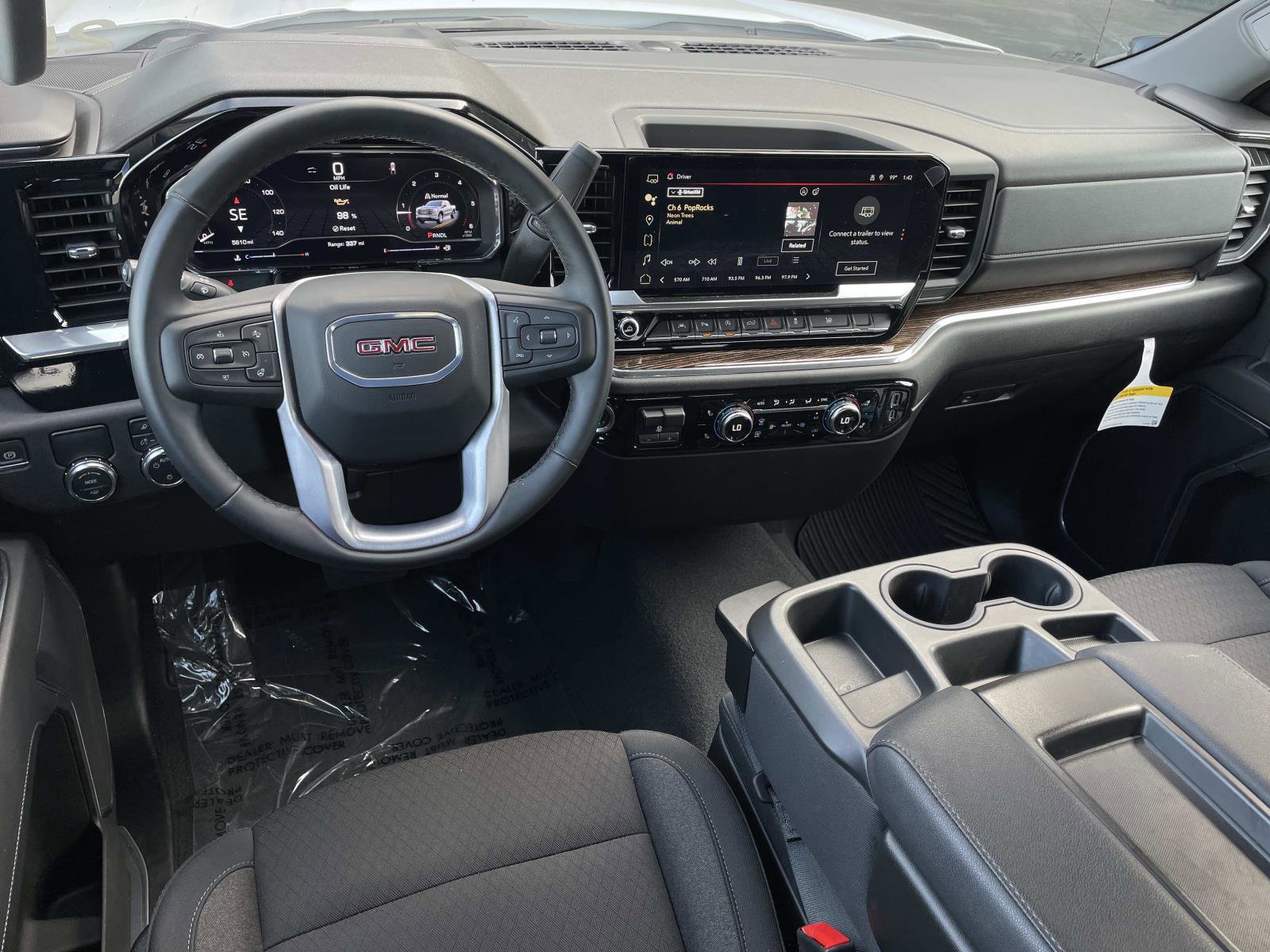 Used 2025 GMC Sierra 1500 SLE w/ Preferred Package image 9