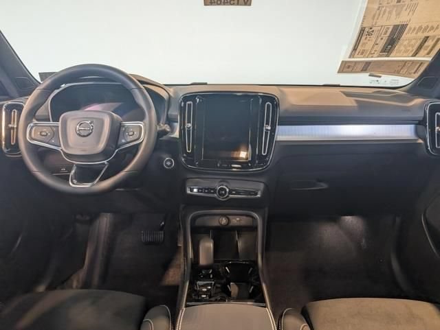 New 2026 Volvo XC40 B5 Ultra w/ Protection Package Premier AWD/4WD image 12
