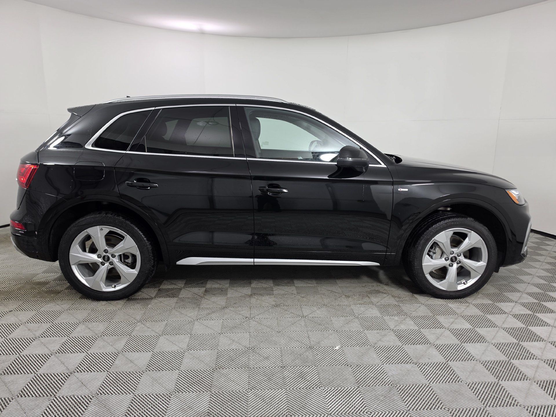 Certified 2023 Audi Q5 2.0T Premium Plus AWD/4WD image 44