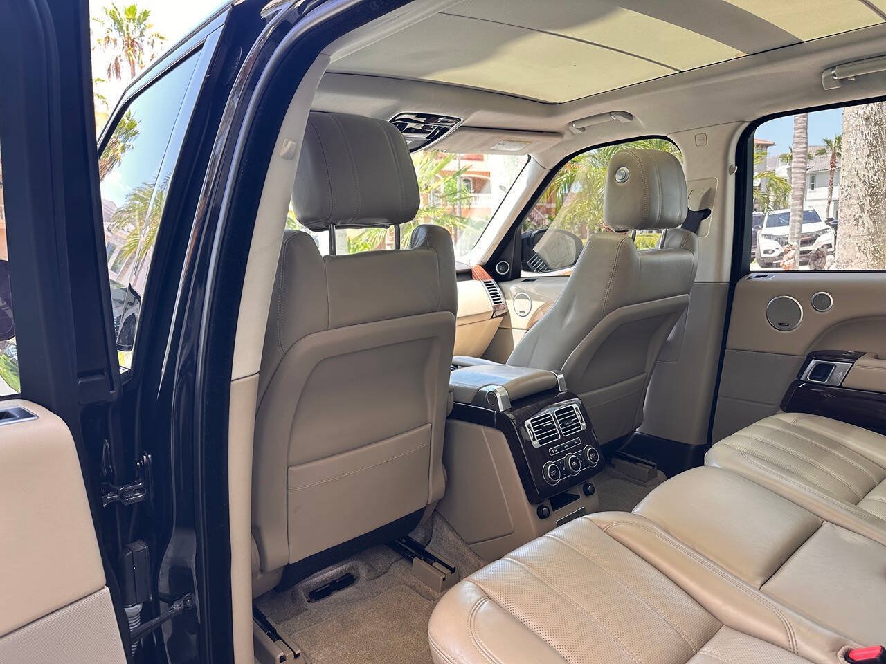 Used 2015 Land Rover Range Rover Supercharged AWD/4WD image 62