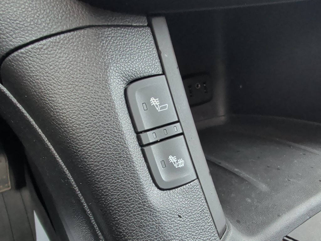 Used 2017 GMC Acadia SLE FWD image 16