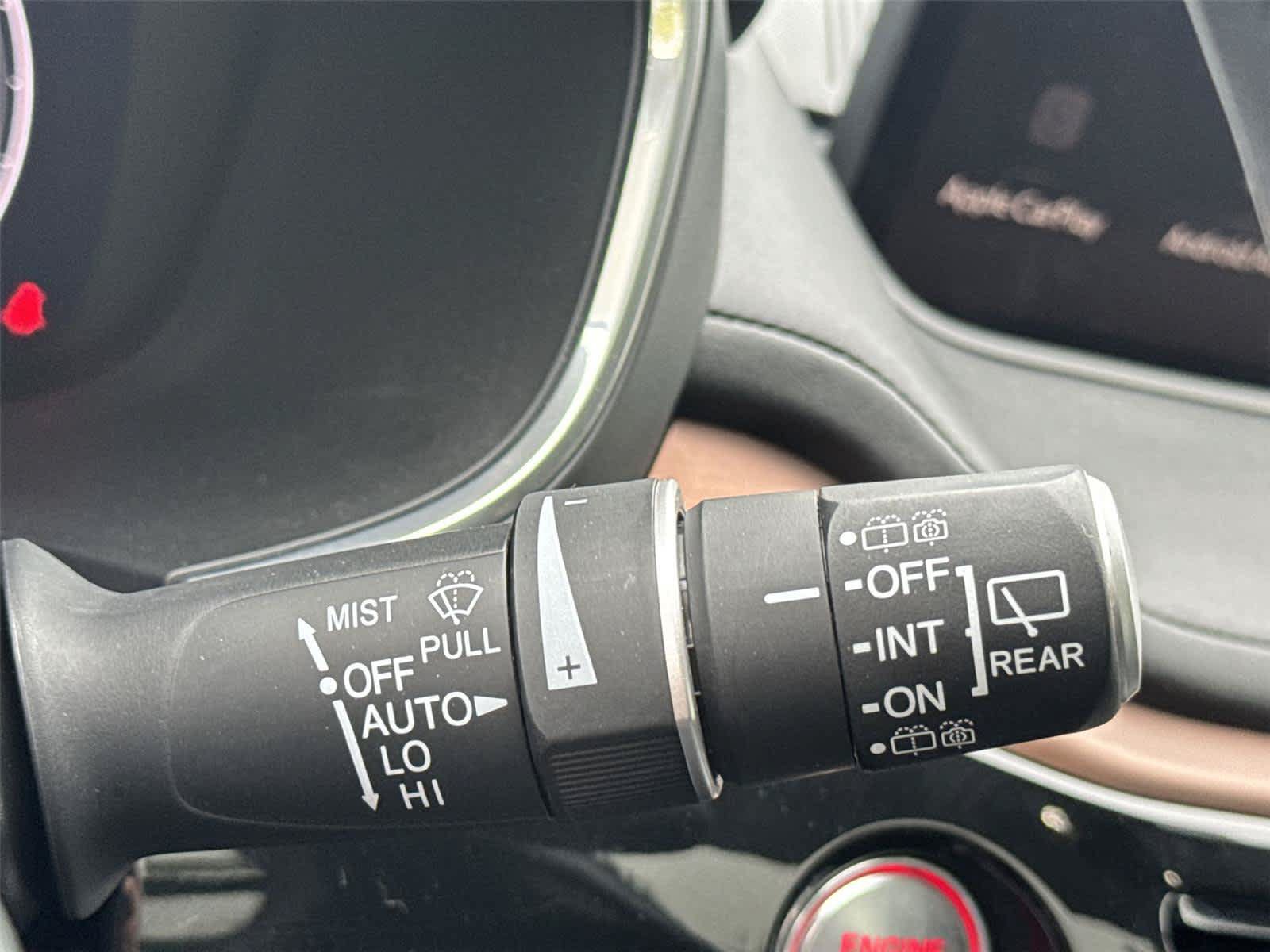 Used 2022 Acura MDX SH-AWD w/ Technology Package image 21