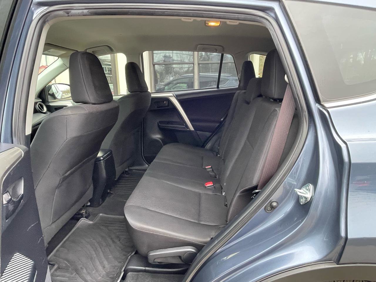 Used 2014 Toyota RAV4 LE image 9