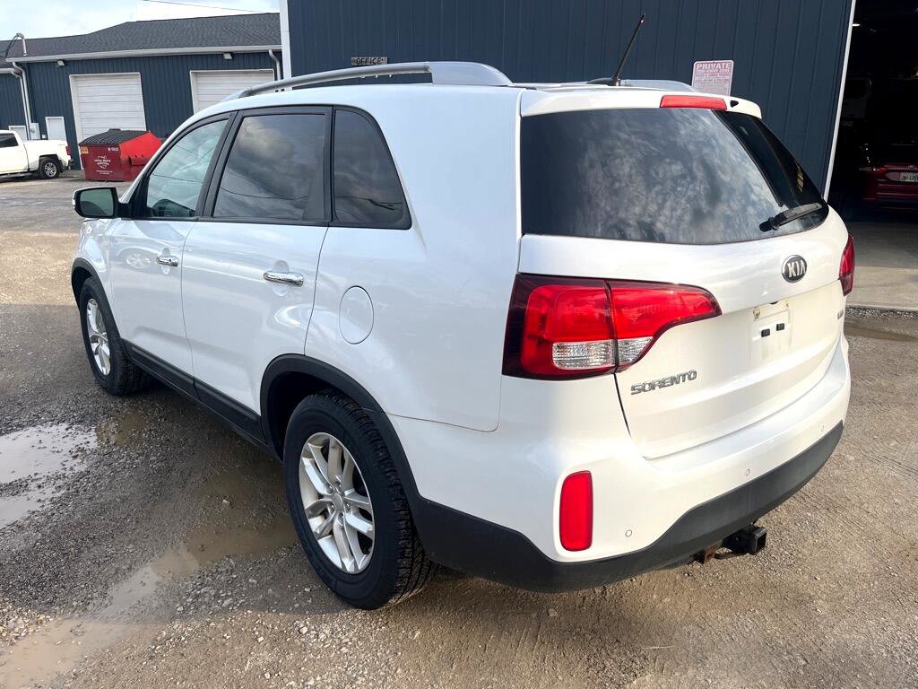 Used 2014 Kia Sorento LX image 3