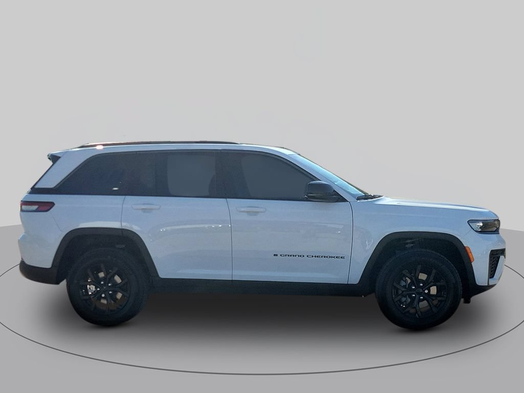New 2026 Jeep Grand Cherokee Altitude AWD/4WD image 2