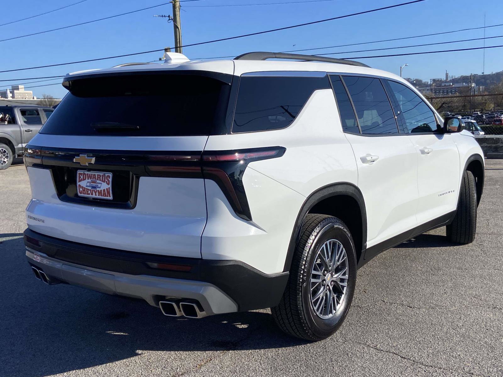 Certified 2025 Chevrolet Traverse LT image 25