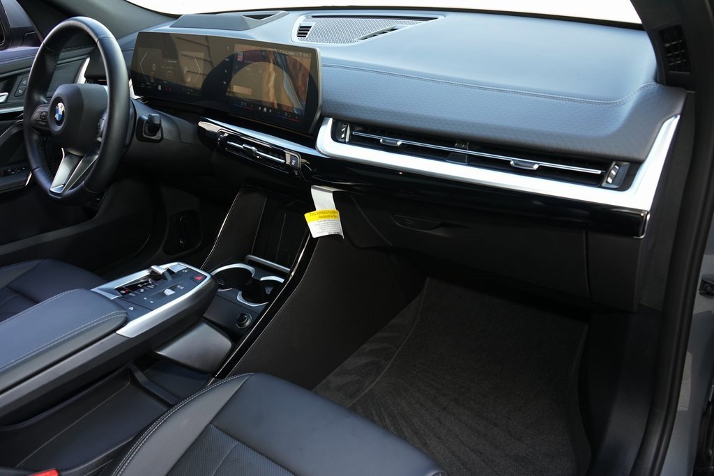 Used 2025 BMW X2 xDrive28i image 5
