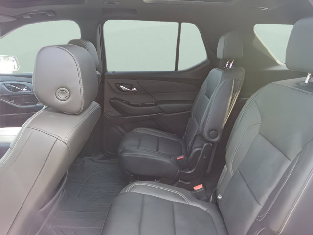 Used 2023 Chevrolet Traverse LT w/ LT Premium Package AWD/4WD image 14