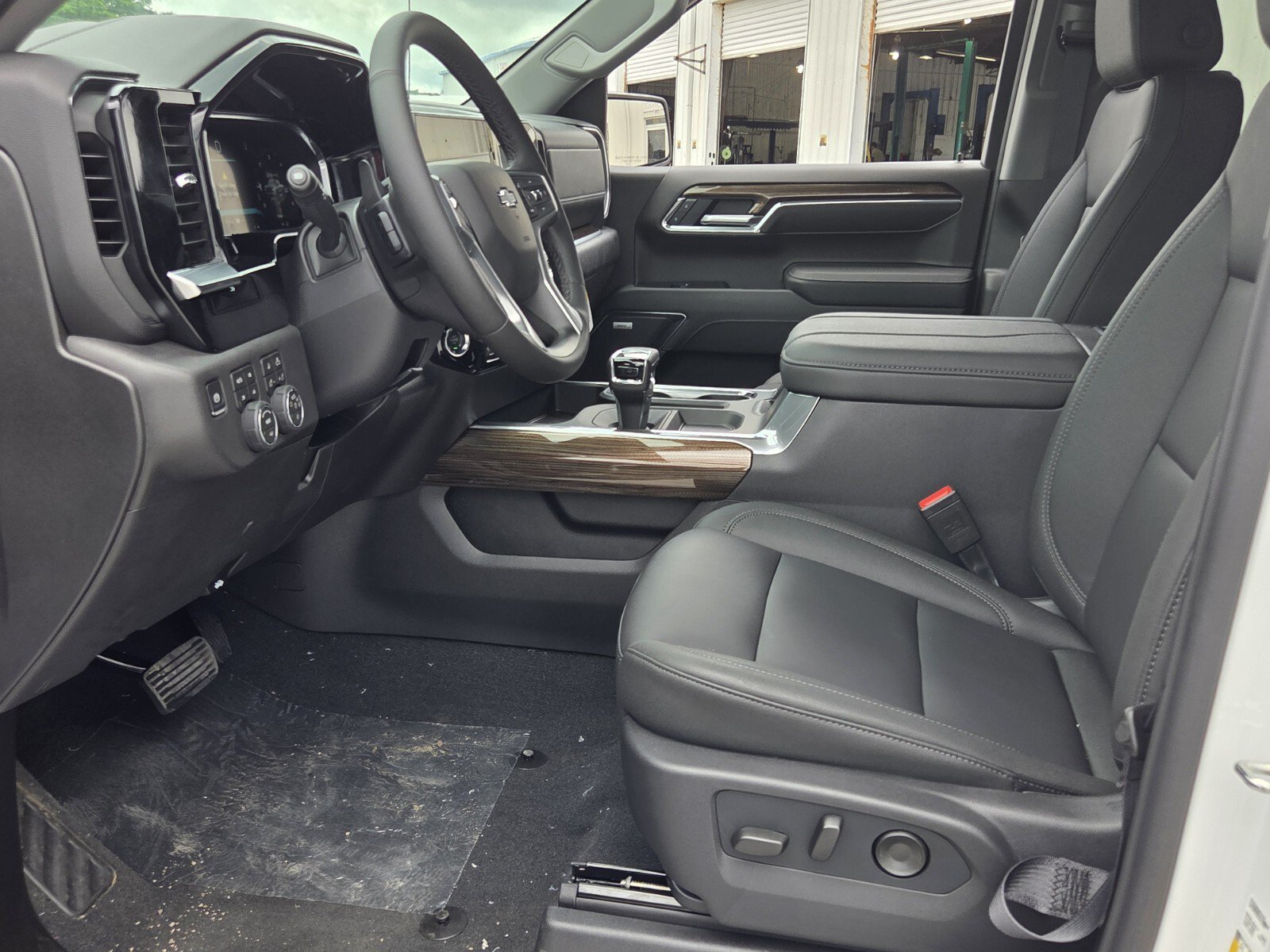 New 2026 Chevrolet Silverado 1500 LT Trail Boss w/ LT Trail Boss Premium Package AWD/4WD image 9