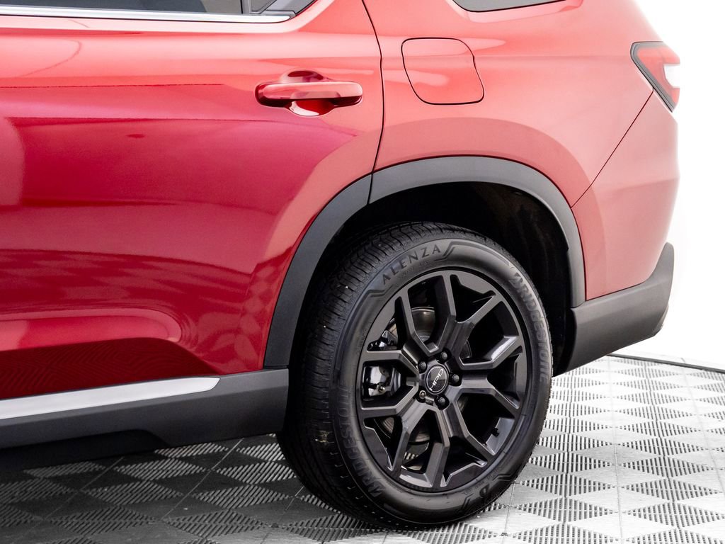 Certified 2025 Honda Pilot Touring image 37