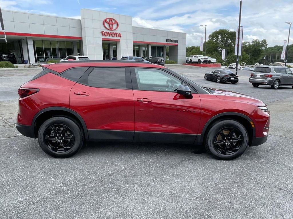 Used 2023 Chevrolet Blazer LT w/ Convenience Package AWD/4WD image 2