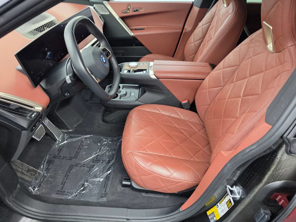 Used 2023 BMW iX M60 AWD/4WD image 9