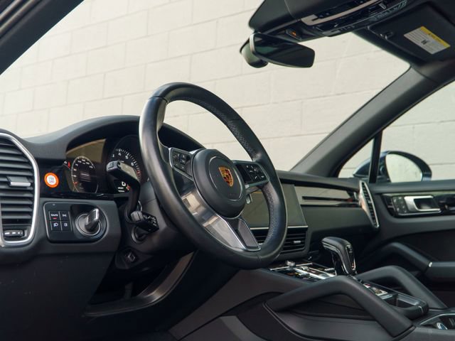 Certified 2023 Porsche Cayenne AWD/4WD image 4