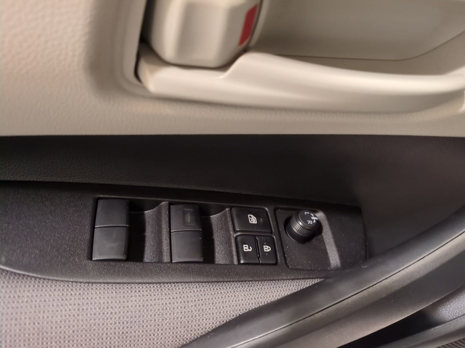 Used 2025 Toyota Corolla LE image 17