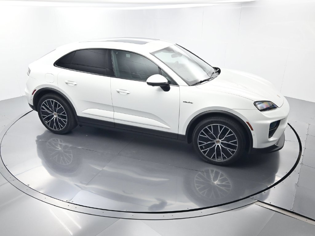 Certified 2024 Porsche Macan 4 Electric AWD/4WD image 42