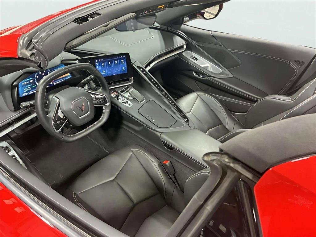 Used 2024 Chevrolet Corvette Stingray Convertible w/ Z51 Performance Package image 10