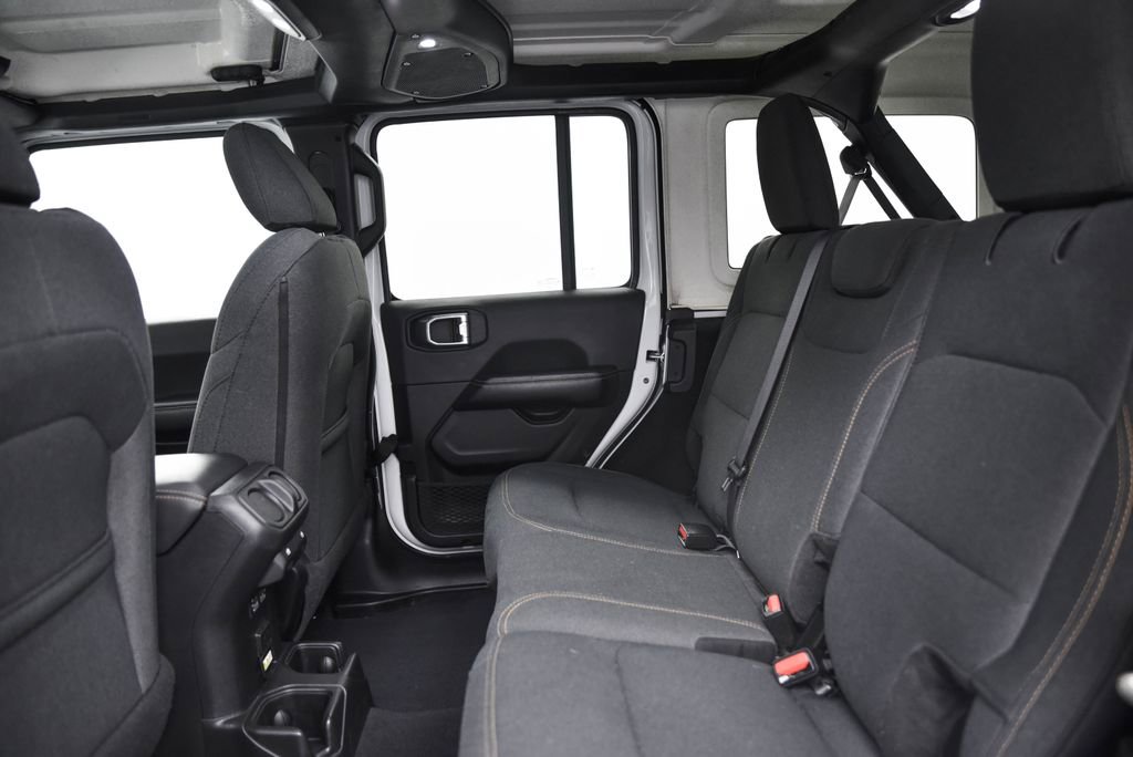 Used 2024 Jeep Wrangler Sahara image 12